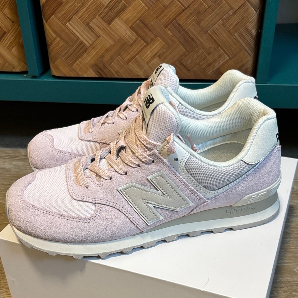 New Balance 574 Women's Light Pink and White Sneakers